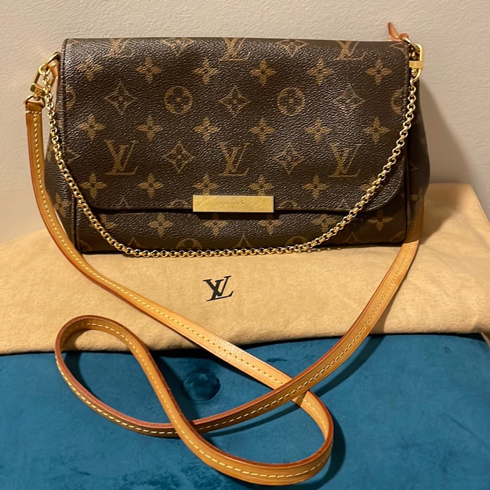 Louis Vuitton Favorite MM monogram crossbody